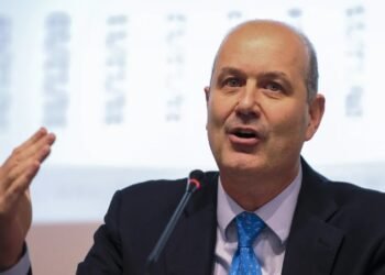 Sturzenegger: El futuro de su poder, según Milei.