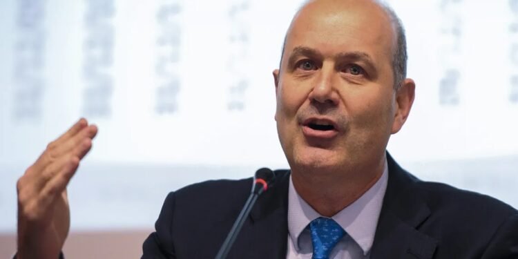 Sturzenegger: El futuro de su poder, según Milei.