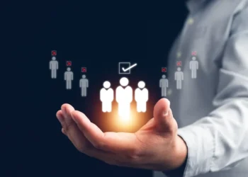 Subida de empleo en EEUU alivia presión sobre la Fed.