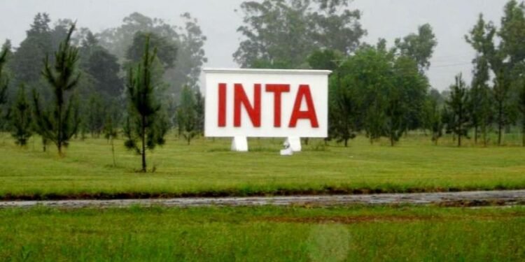 Gobierno oficializa recambio de autoridades en INTA reformado.