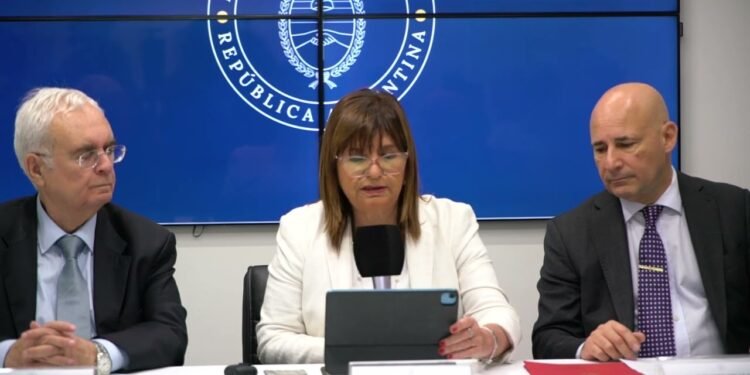 Redes sociales bajo la lupa de Bullrich: el protocolo.
