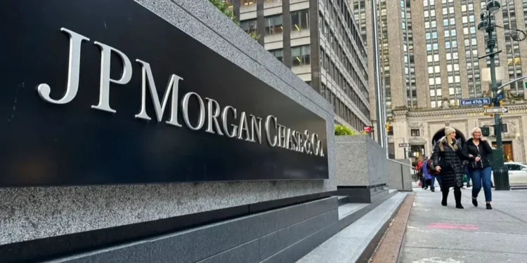 JP Morgan ve 5,5% de crecimiento y recomienda invertir en Argentina con Milei.