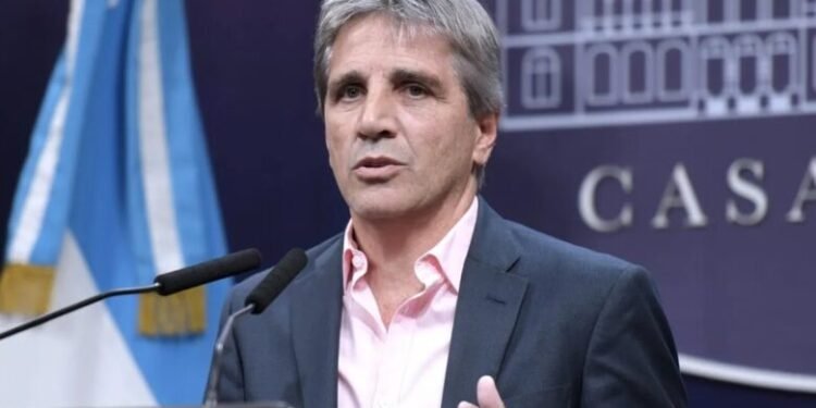 Tarifas de luz y gas suben: Caputo aprieta el acelerador.