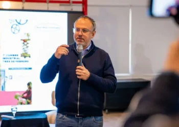 Kicillof, según Valenzuela: «anti-inversión» y desconfianza en la policía.