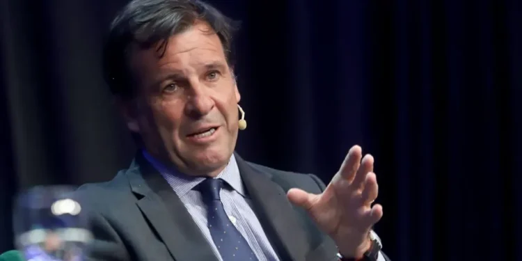 Gobierno cierra Secretaría Pyme en plena crisis, renuncia titular.