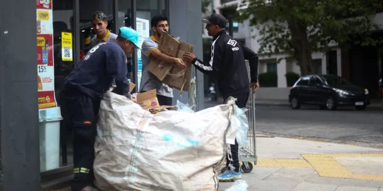 Afirman consultoras: Pobreza se ubica en 31,6%.