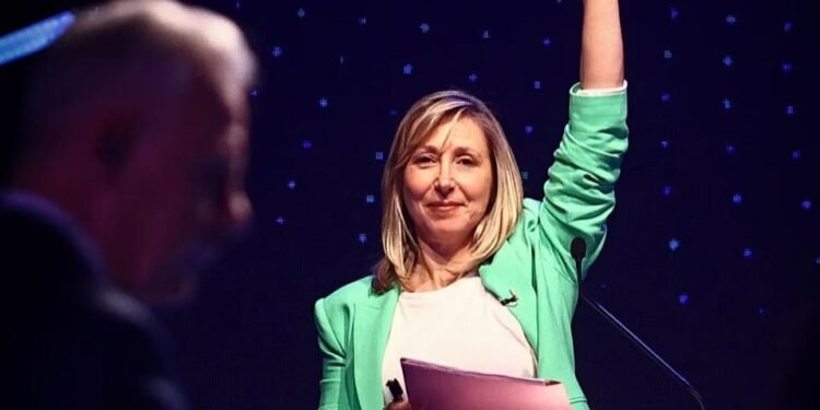 Milei “desconectado” y “olor a 2001”, según Bregman.