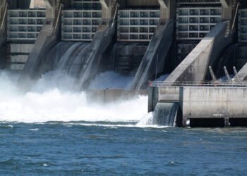 Venta de acciones de cuatro sociedades hidroeléctricas de ENARSA