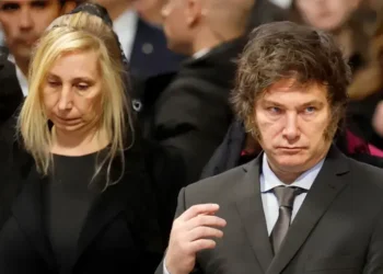 Escándalo de coimas: Karina Milei no lo menciona en Junín, dice “prioridad es la gente”.