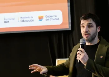 Chubut: Acusan a Ignacio Torres por pagos a empresa digital.