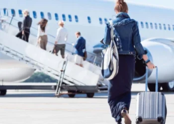 Turismo internacional en baja: Julio con caída del 26,6%, repunta el emisivo.