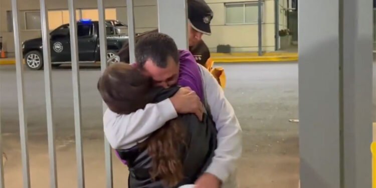 Ezeiza recibe el primer vuelo con deportados de EE. UU.