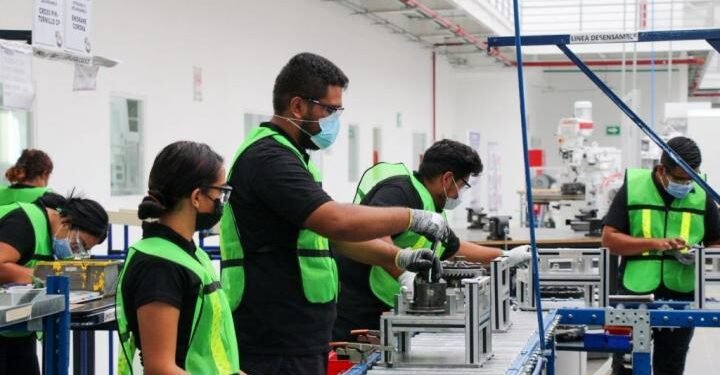 El empleo privado sufre: Caída de 12.000 puestos en junio.