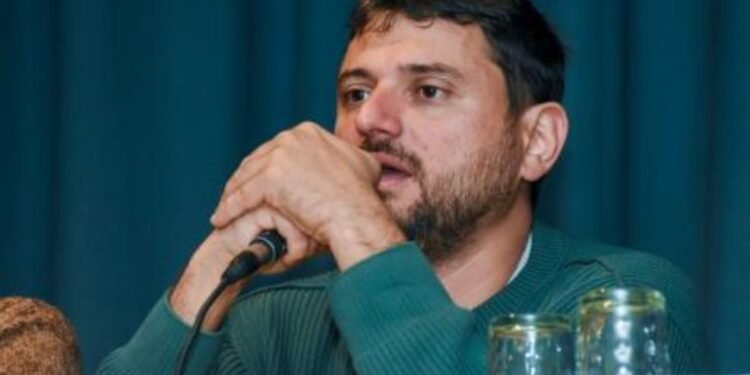 Grabois acusa a Milei de recibir dádivas