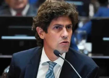 “Caputo, un ludópata con plata del FMI”, dice Lousteau