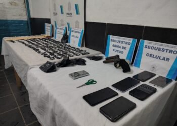 Desbaratan un punto de venta de droga en barrio matera: hay tres detenidos