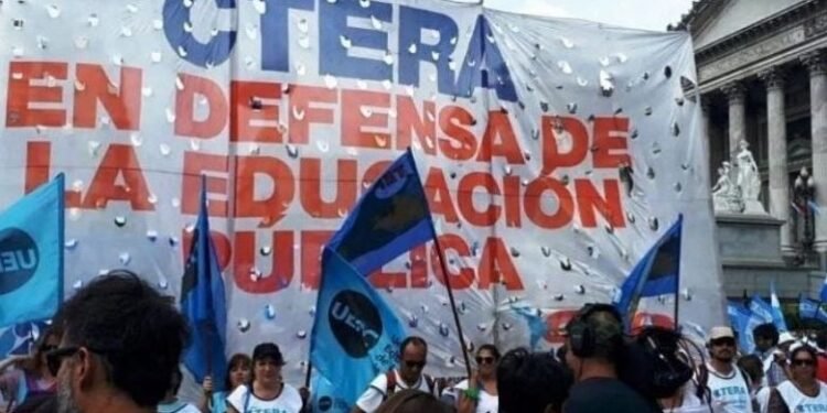 Docentes en la calle: paro nacional