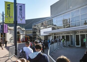 Más de 13 mil personas y 85 empresas en la Expo Empleo BA.