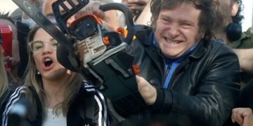 Milei y la “motosierra”: 17 mil empresas argentinas cerraron.