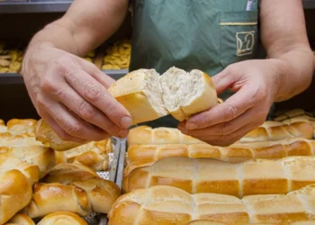 Molinos paran entregas: Panaderos preocupados.