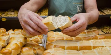 Molinos paran entregas: Panaderos preocupados.