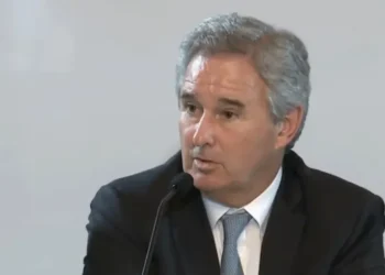 Werthein renuncia, Quirno jura como canciller.