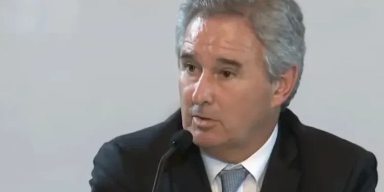 Werthein renuncia, Quirno jura como canciller.