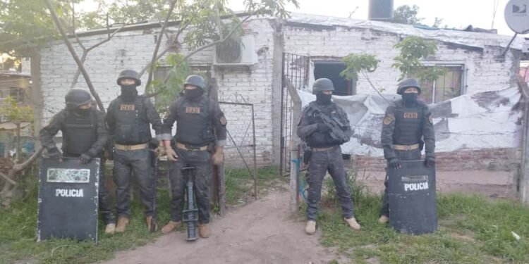 Robó una moto de gran cilindrada pero fue detenido gracias a las cámaras de seguridad, estaba prófugo de la justicia