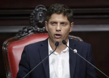 El Presupuesto divide a Kicillof y La Cámpora.