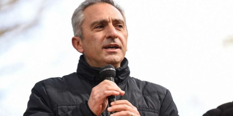 Renovación Peronista: Larroque Respalda la Figura de Kicillof.