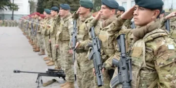 Docentes civiles de FF.AA. y Seguridad obtienen acuerdo salarial.