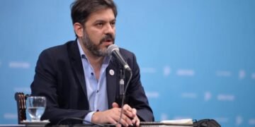 Carlos Bianco reclama reunión de Santilli con Kicillof.