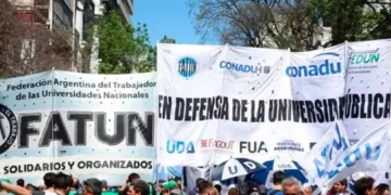 Universitarios: Pérdida salarial del 44% con Milei