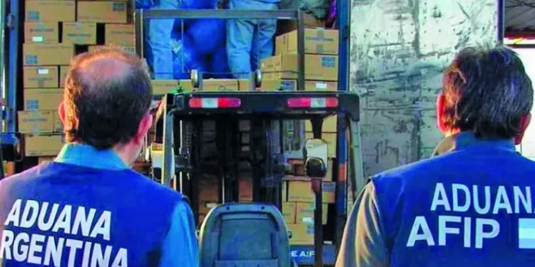 Aduana acepta más documentos firmados como aval.