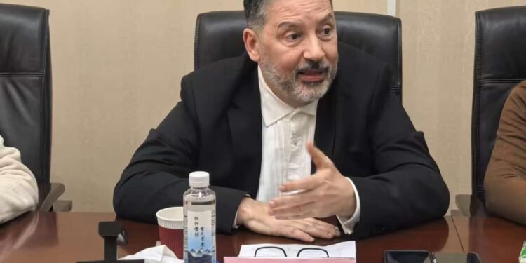 Mesa de trabajo con la academia china de ciencias sociales, principal centro de pensamiento de la república popular