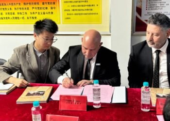Firma de acuerdos de cooperación empresarial en fuzhou: un puente comercial entre merlo y la provincia de fujian