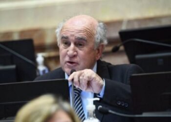 La reforma laboral de Milei es una “bomba de humo” para Parrilli.