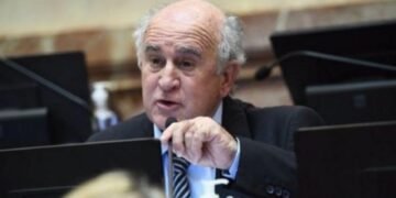 La reforma laboral de Milei es una “bomba de humo” para Parrilli.