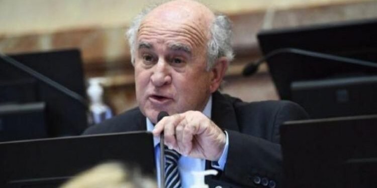 La reforma laboral de Milei es una “bomba de humo” para Parrilli.