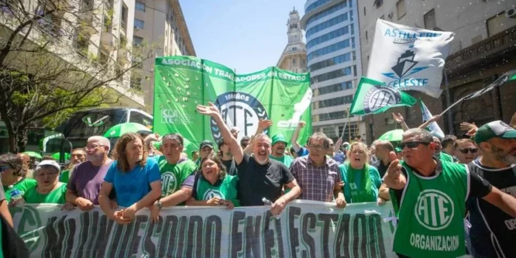 90% de acatamiento al paro de ATE contra la reforma del Gobierno.