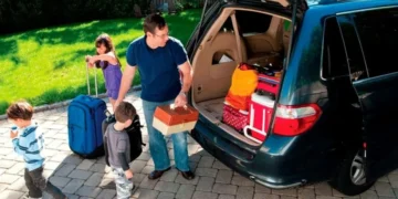 Viajar Barato: Coche, Vuelo o Bus, ¿Cuál Gana?