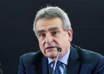 Agustín Rossi: duro con el DNU.