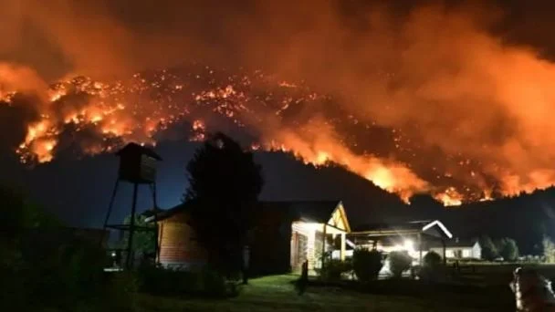 Declarar emergencia ya por fuegos en Chubut.