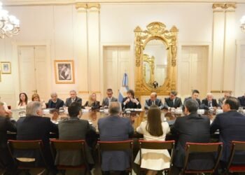 Estiman pérdida de superávit fiscal en provincias (2025).