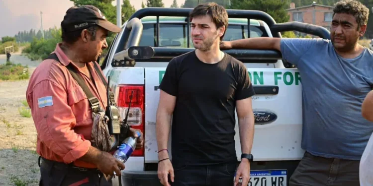 Ignacio Torres presiona por penas más duras contra incendiarios.