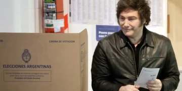 Encuesta: Milei arriba pese a crisis del 40%.