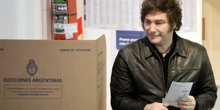 Encuesta: Milei arriba pese a crisis del 40%.