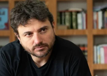 Milei y la SIDE: Grabois pregunta: “¿Esto no es dictadura?”.