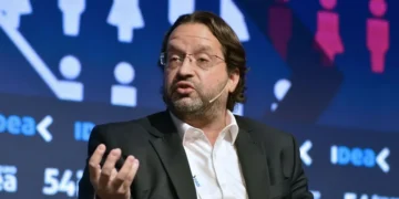 Crisis en el Gobierno: Lavagna dimitió al frente del INDEC.