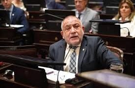 La advertencia de Luis Juez a Caputo por “expresión ofensiva”.